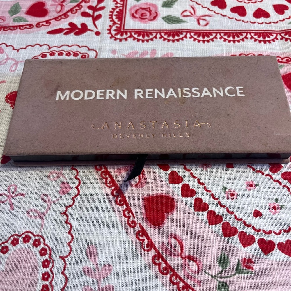 Anastasia Beverly Hills Modern Renaissance Eyeshadow Palette